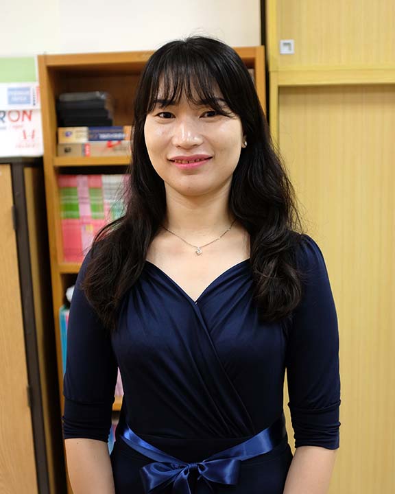 Joan Yang : Mandarin Chinese Teacher, ASA Coordinator